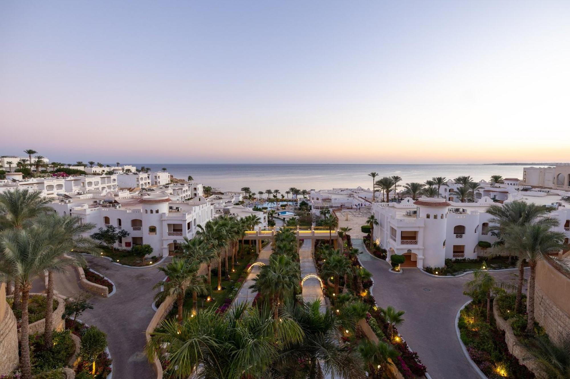فندق Continental Plaza 4*