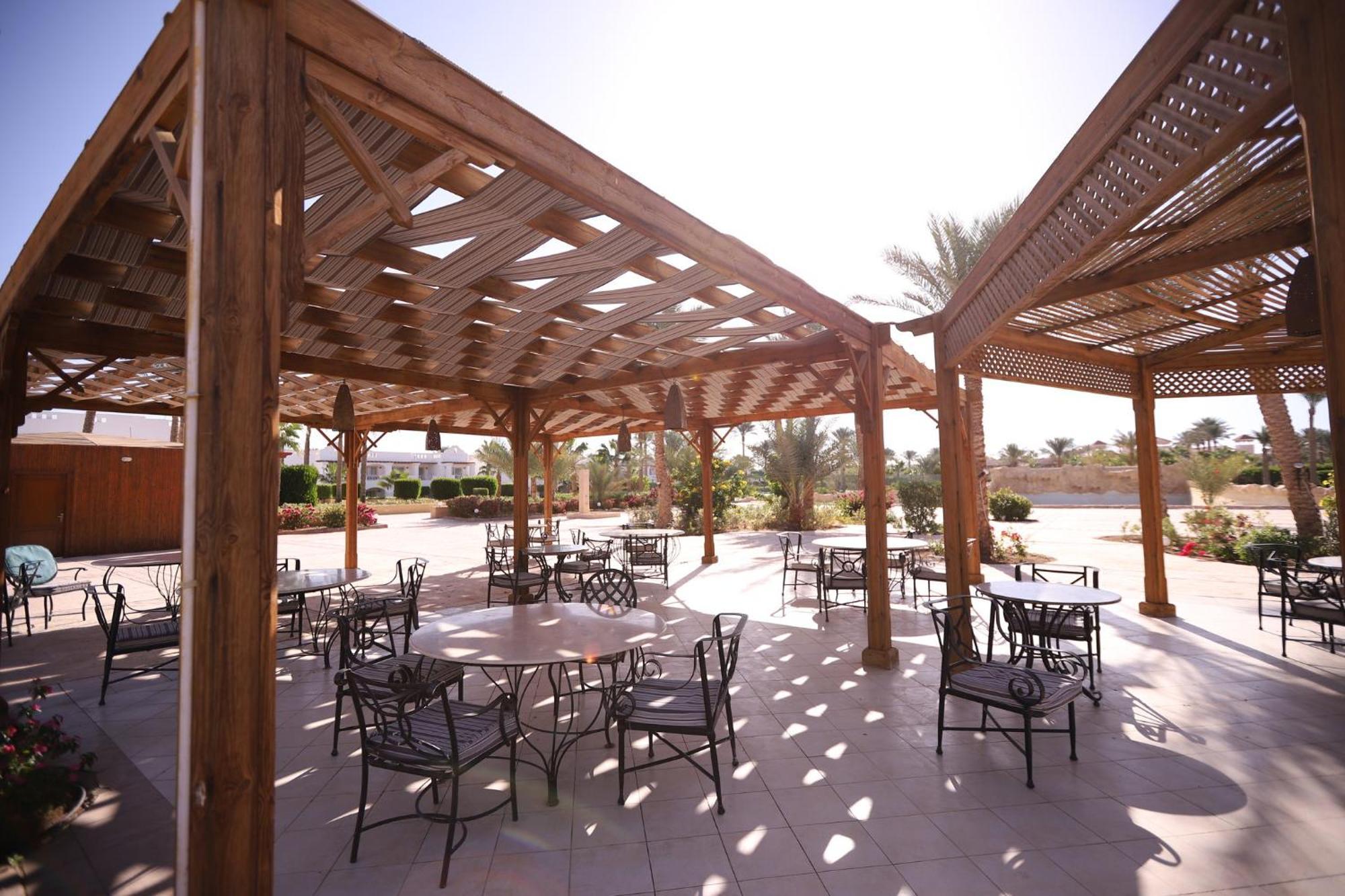 فندق Continental Plaza 4*