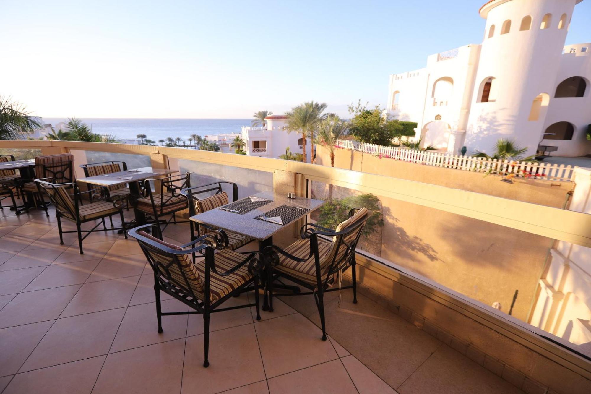 Continental Plaza 4*